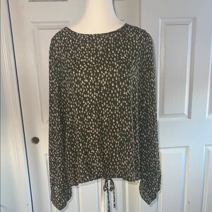 Women's Green Printed Long-Sleeve Blouse with Tie Hem